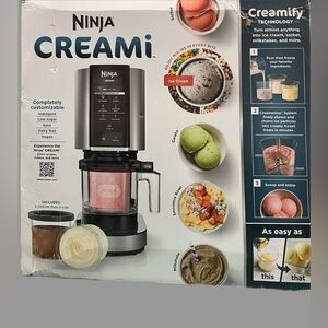 Ninja creami with 3 pint containers with lids and recipe guide Brand New in Box